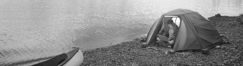 Netrics_Zelt_RGB_bw_2160x590
